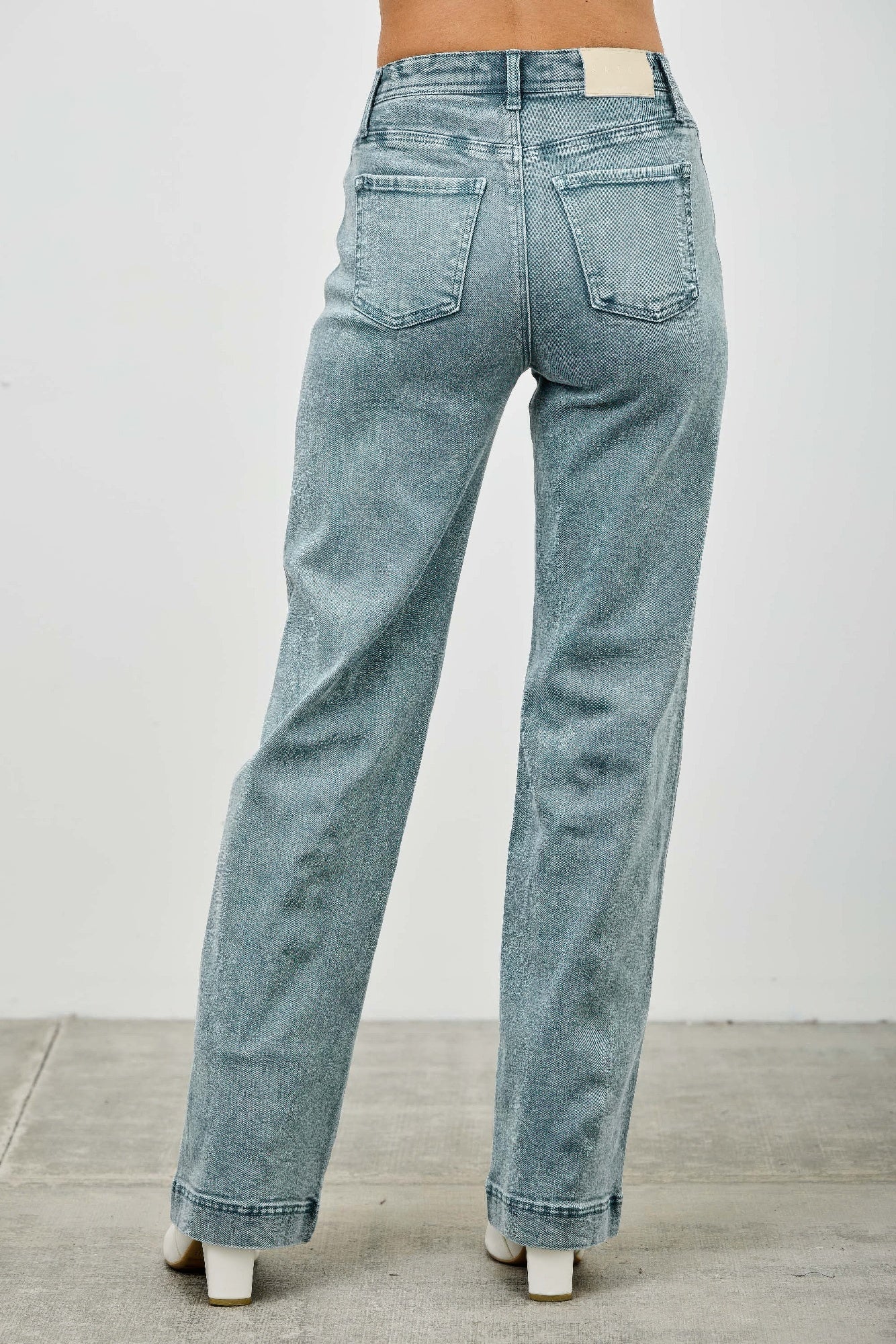 High-Rise Slim Wide-Leg Jeans – Jeans, minimalist style, quiet luxury aesthetic, modern essential – The Simple Co.
