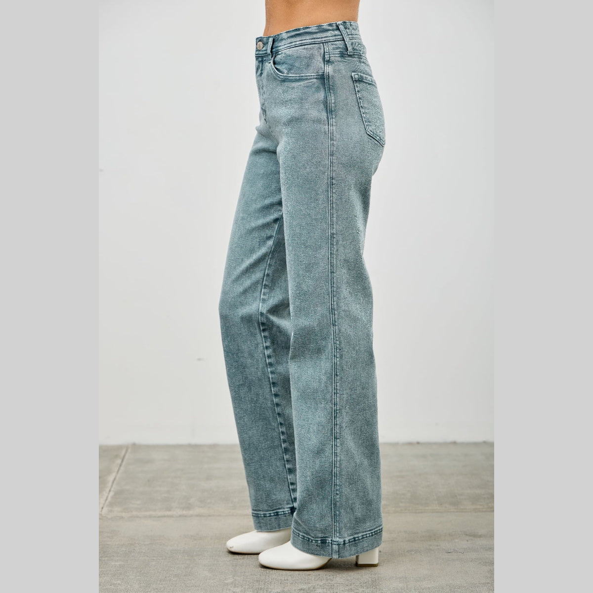 High-Rise Slim Wide-Leg Jeans in blue, side view