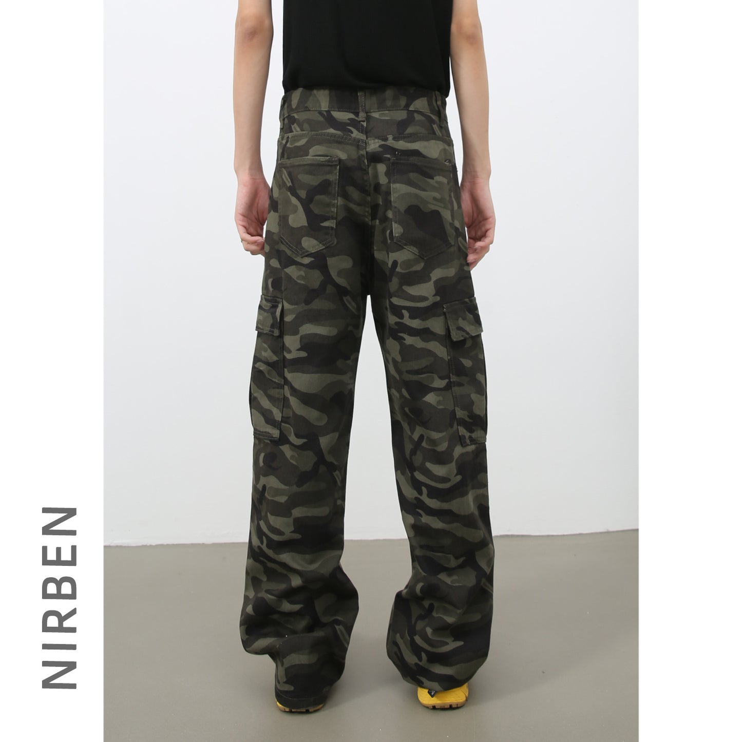 Retro Camo Cargo Denim Jeans with Big Pockets for Men