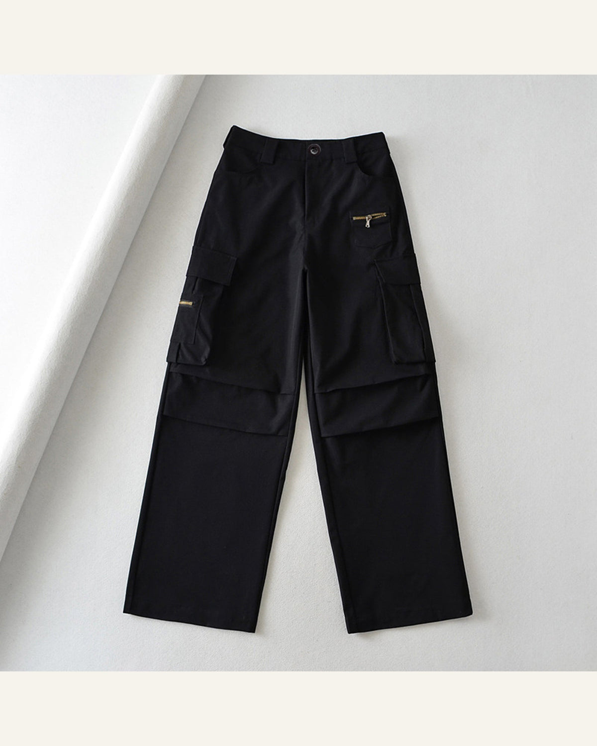 High-Waist Multi-Pocket Cargo Pants — Black