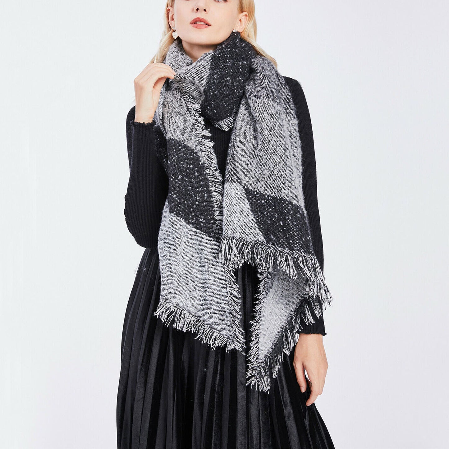 Women's Minimal Winter Scarf