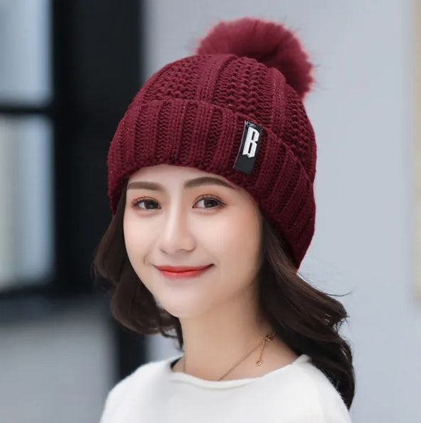 Women's Minimal Winter Beanie Scarf Set