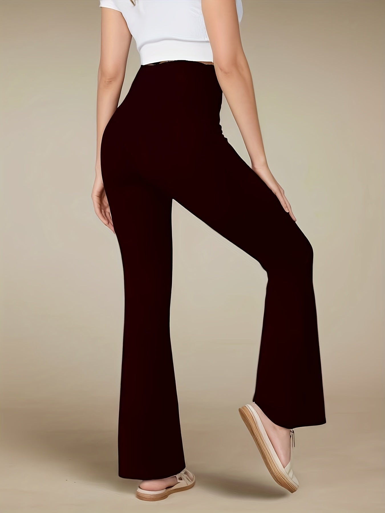 Athletic Yoga Pants – Minimal Elegance | The Simple Co – Practical cottage, minimalist style, quiet luxury aesthetic, modern essential – The Simple Co.