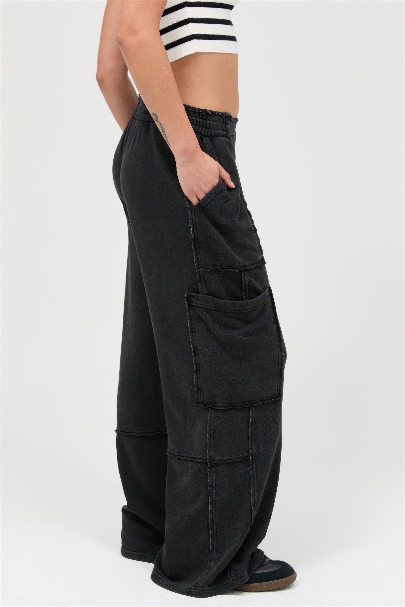 Black Mineral-Wash Wide-Leg Cargo Pants – Pants, minimalist style, quiet luxury aesthetic, modern essential – The Simple Co.