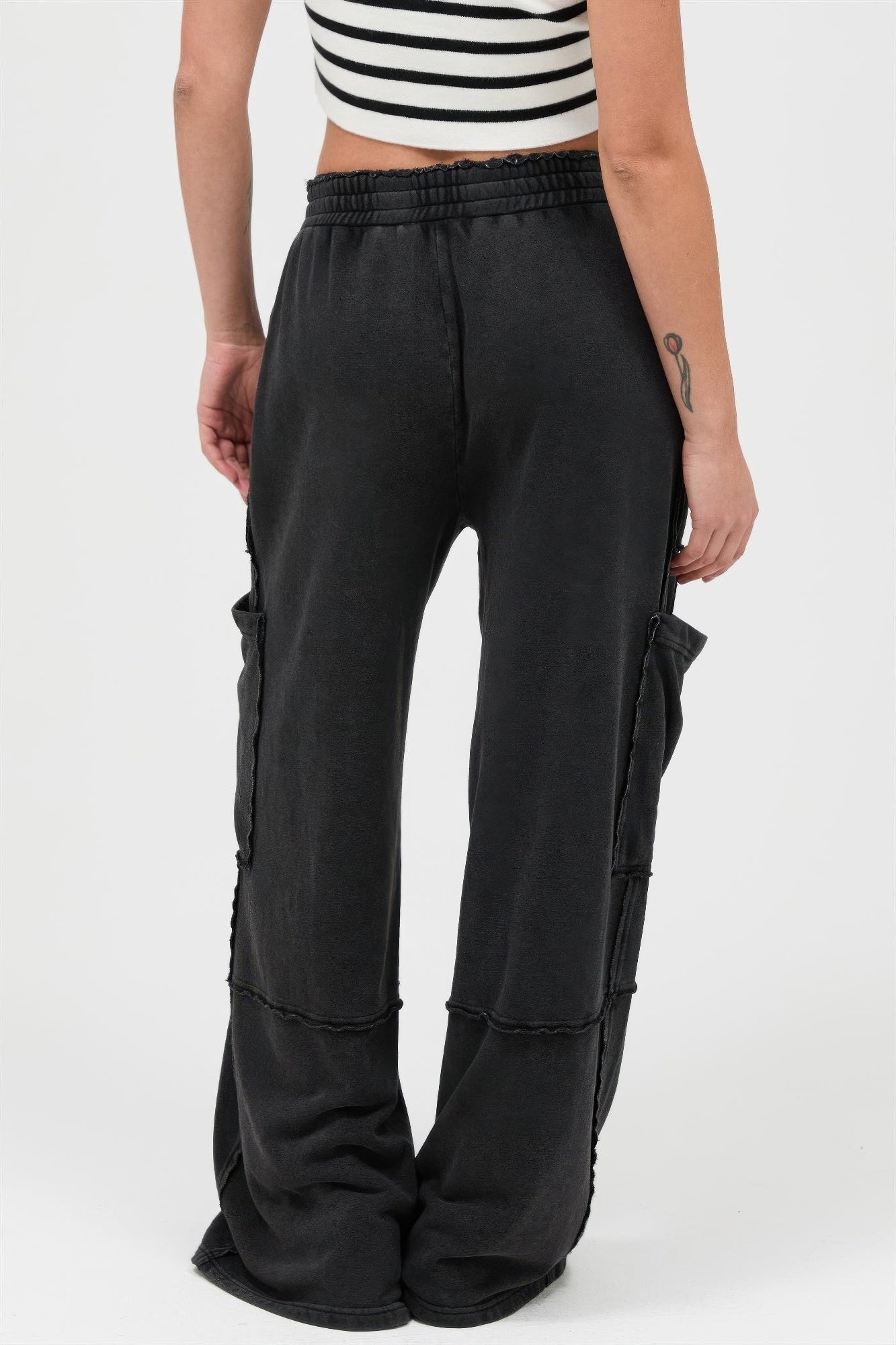 Black Mineral-Wash Wide-Leg Cargo Pants – Pants, minimalist style, quiet luxury aesthetic, modern essential – The Simple Co.
