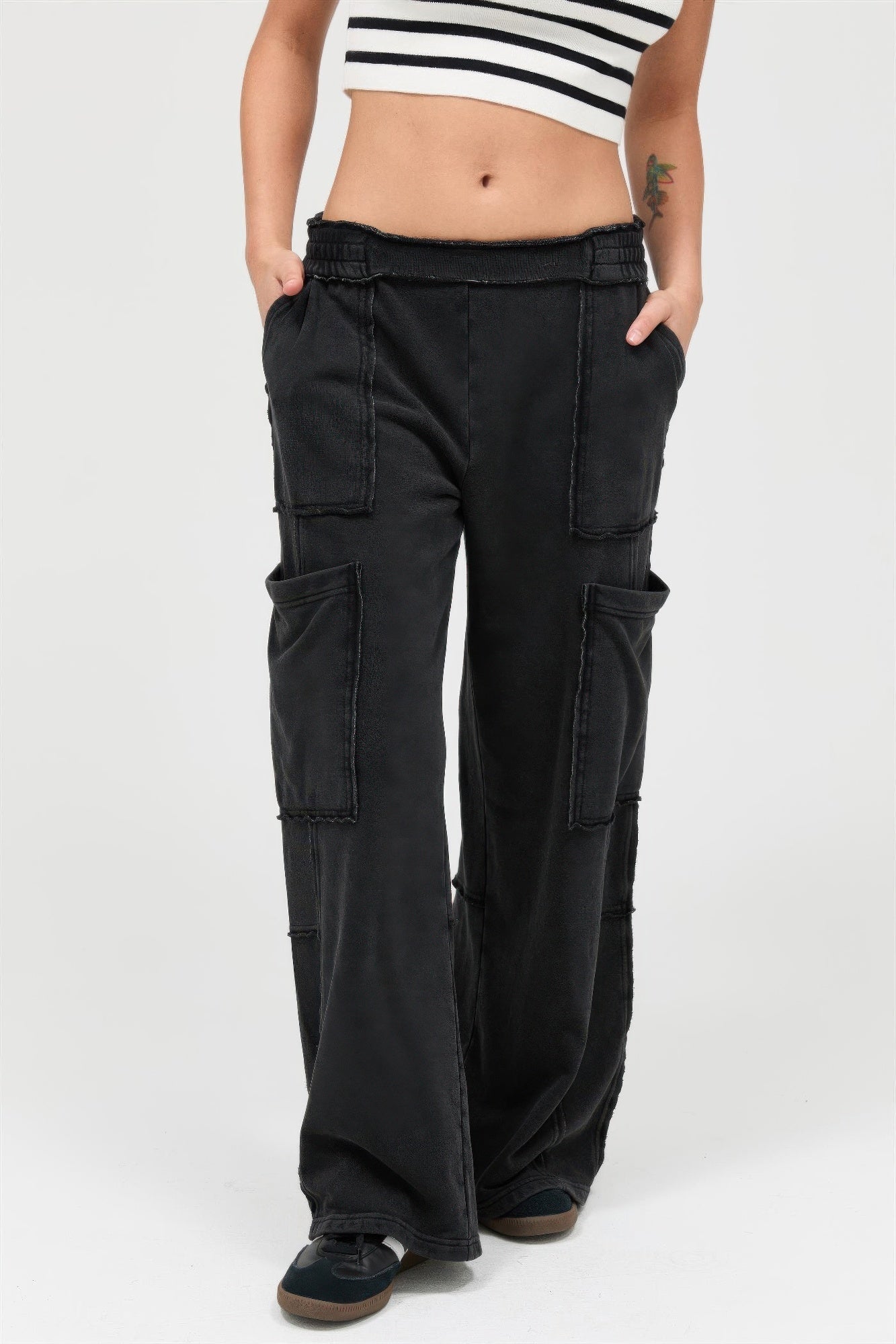 Black Mineral-Wash Wide-Leg Cargo Pants – Pants, minimalist style, quiet luxury aesthetic, modern essential – The Simple Co.