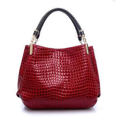 European and American fashion women handbags – Minimal Elegance | The Simple Co – Practical cottage, minimalist style, quiet luxury aesthetic, modern essential – The Simple Co.