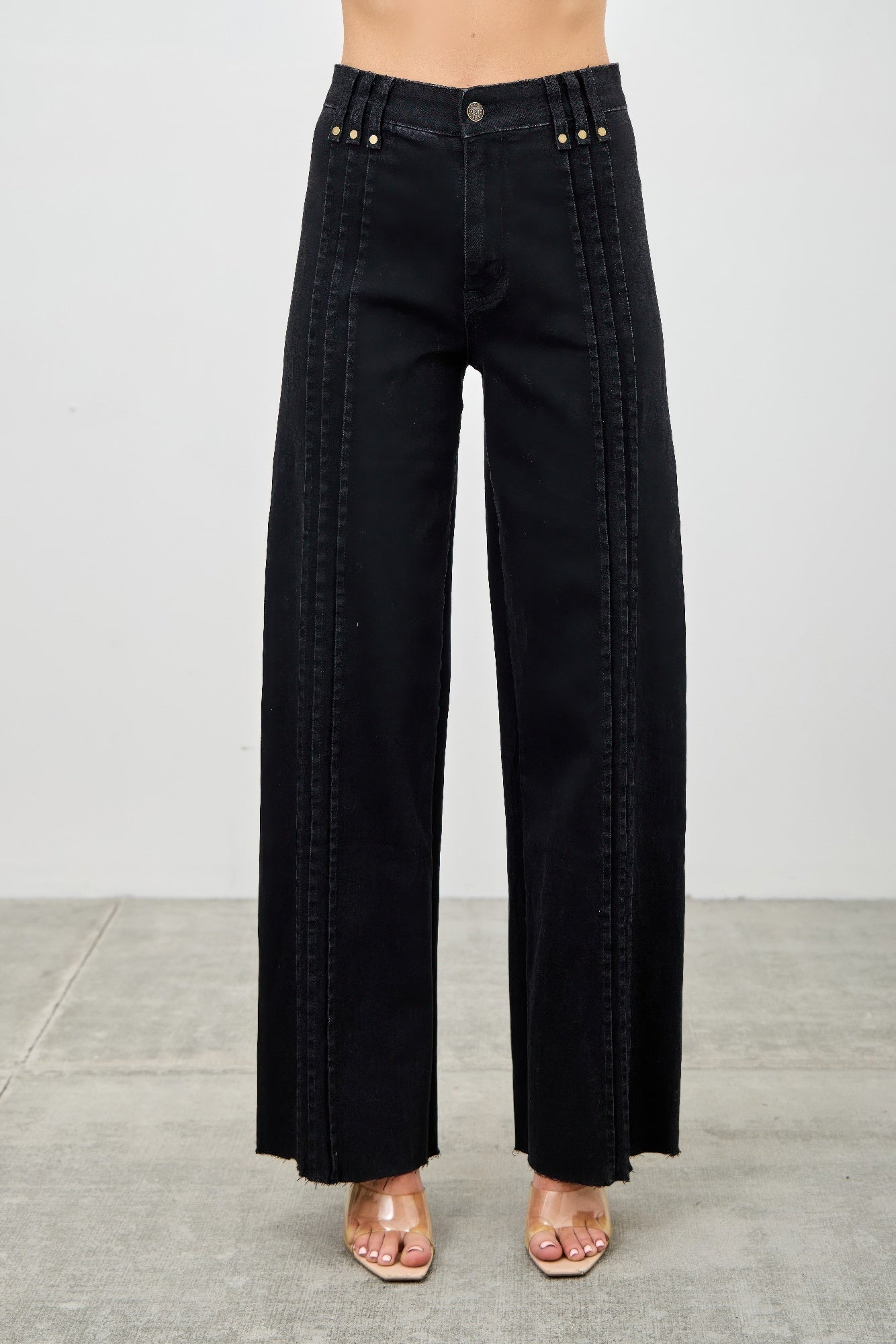 High-Rise Front-Seam Straight-Leg Jeans – Jeans, minimalist style, quiet luxury aesthetic, modern essential – The Simple Co.