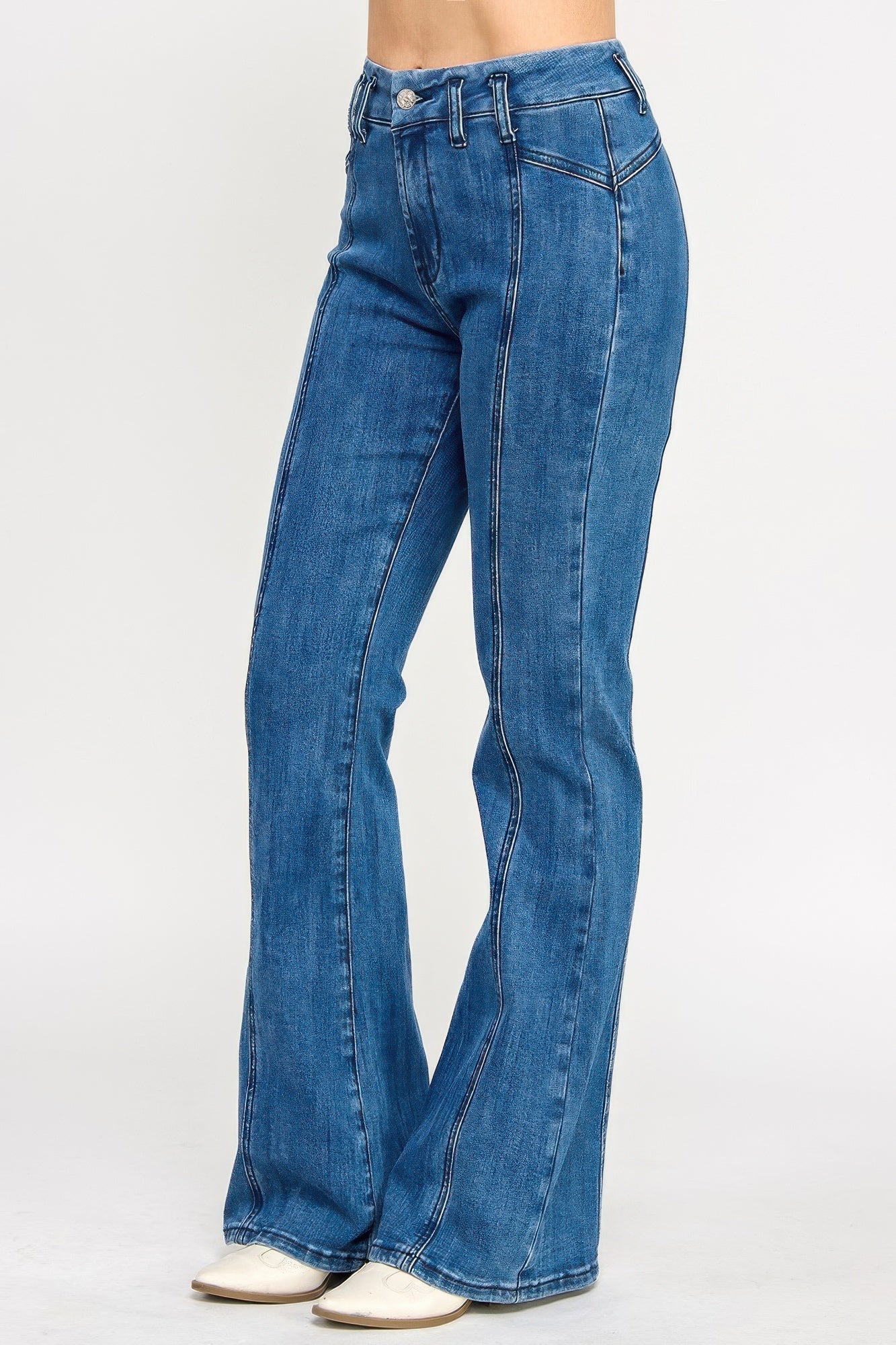 High-Rise Seam-Detail Bell-Bottom Jeans – Jeans, minimalist style, quiet luxury aesthetic, modern essential – The Simple Co.