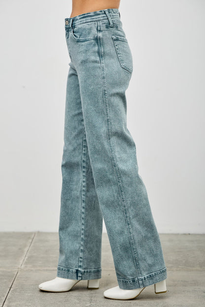 High-Rise Slim Wide-Leg Jeans – Jeans, minimalist style, quiet luxury aesthetic, modern essential – The Simple Co.