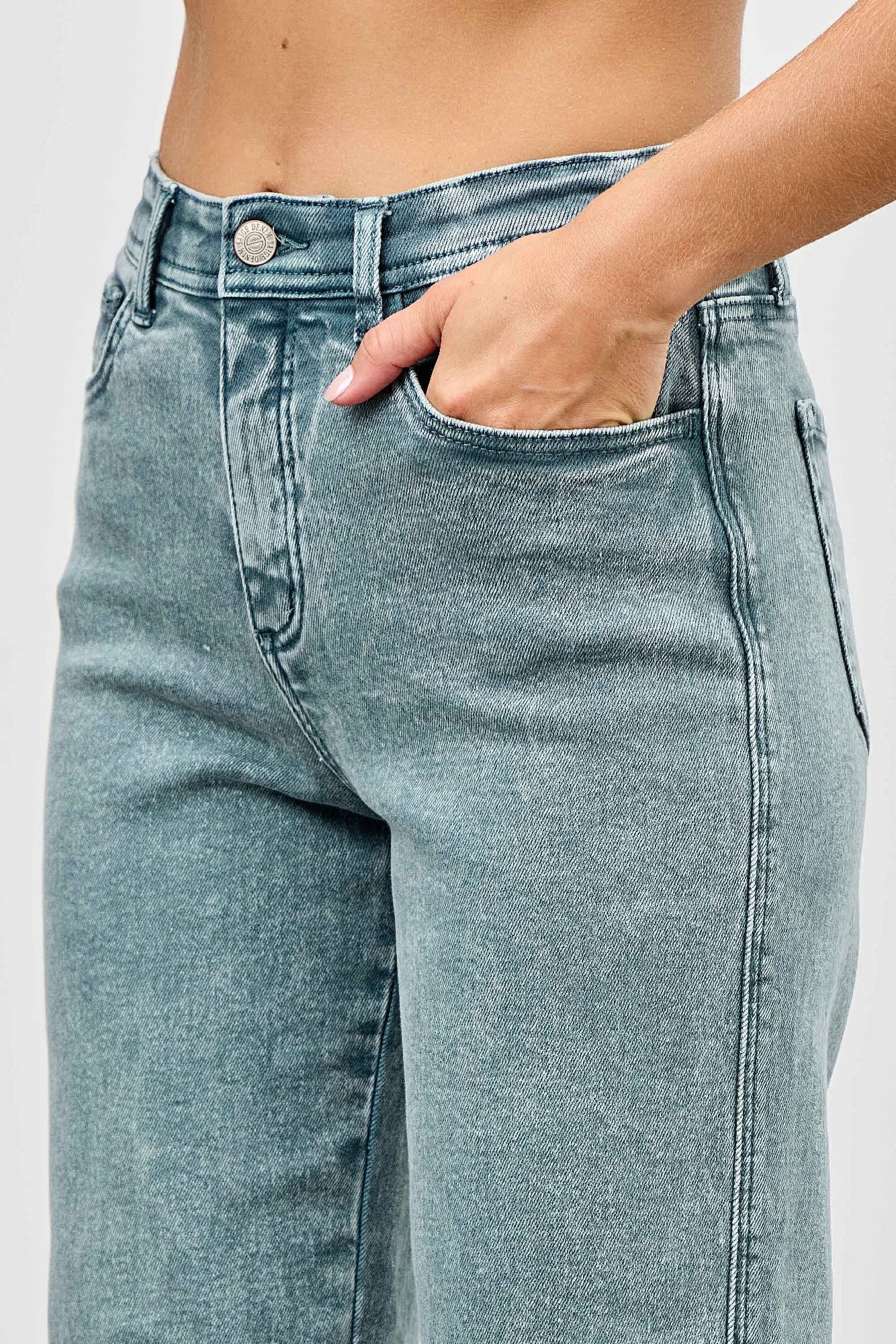 High-Rise Slim Wide-Leg Jeans – Jeans, minimalist style, quiet luxury aesthetic, modern essential – The Simple Co.