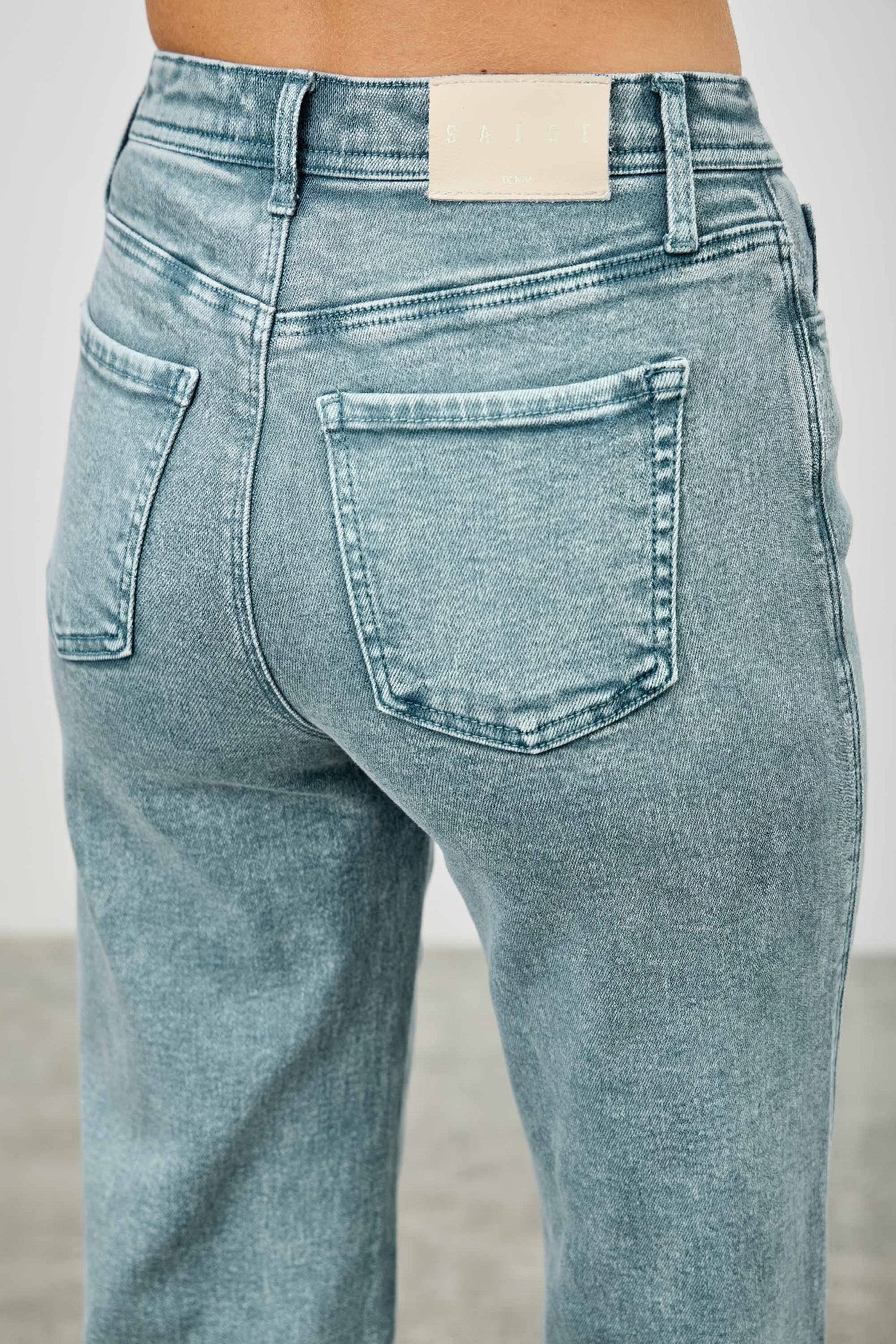 High-Rise Slim Wide-Leg Jeans – Jeans, minimalist style, quiet luxury aesthetic, modern essential – The Simple Co.