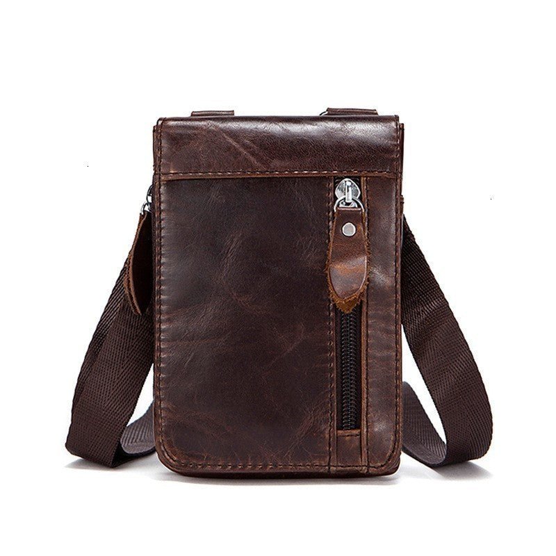 Men wear small belt bag – Minimal Elegance | The Simple Co – Practical cottage, minimalist style, quiet luxury aesthetic, modern essential – The Simple Co.