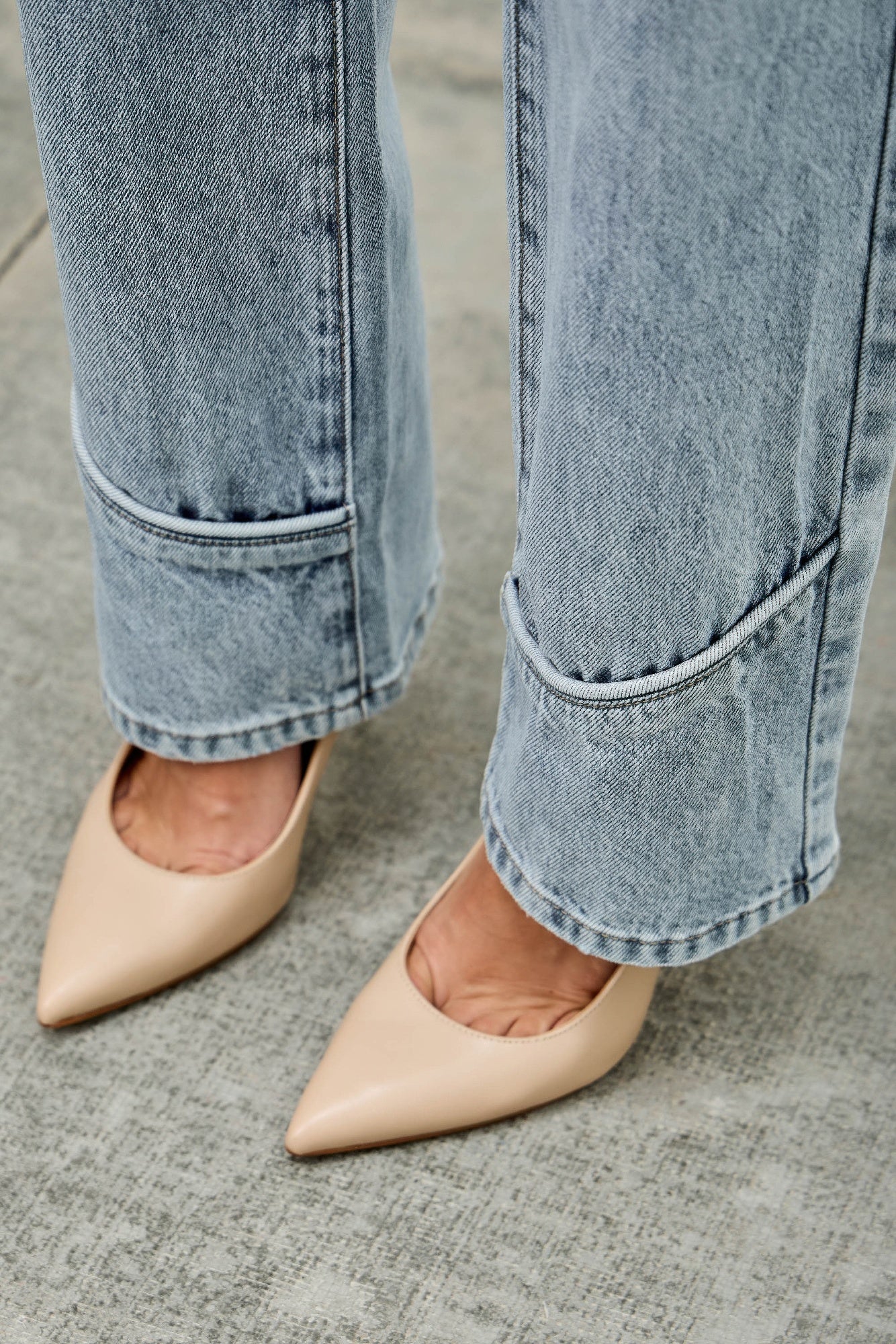 Mid-Rise Piped Straight-Leg Jeans – Jeans, minimalist style, quiet luxury aesthetic, modern essential – The Simple Co.