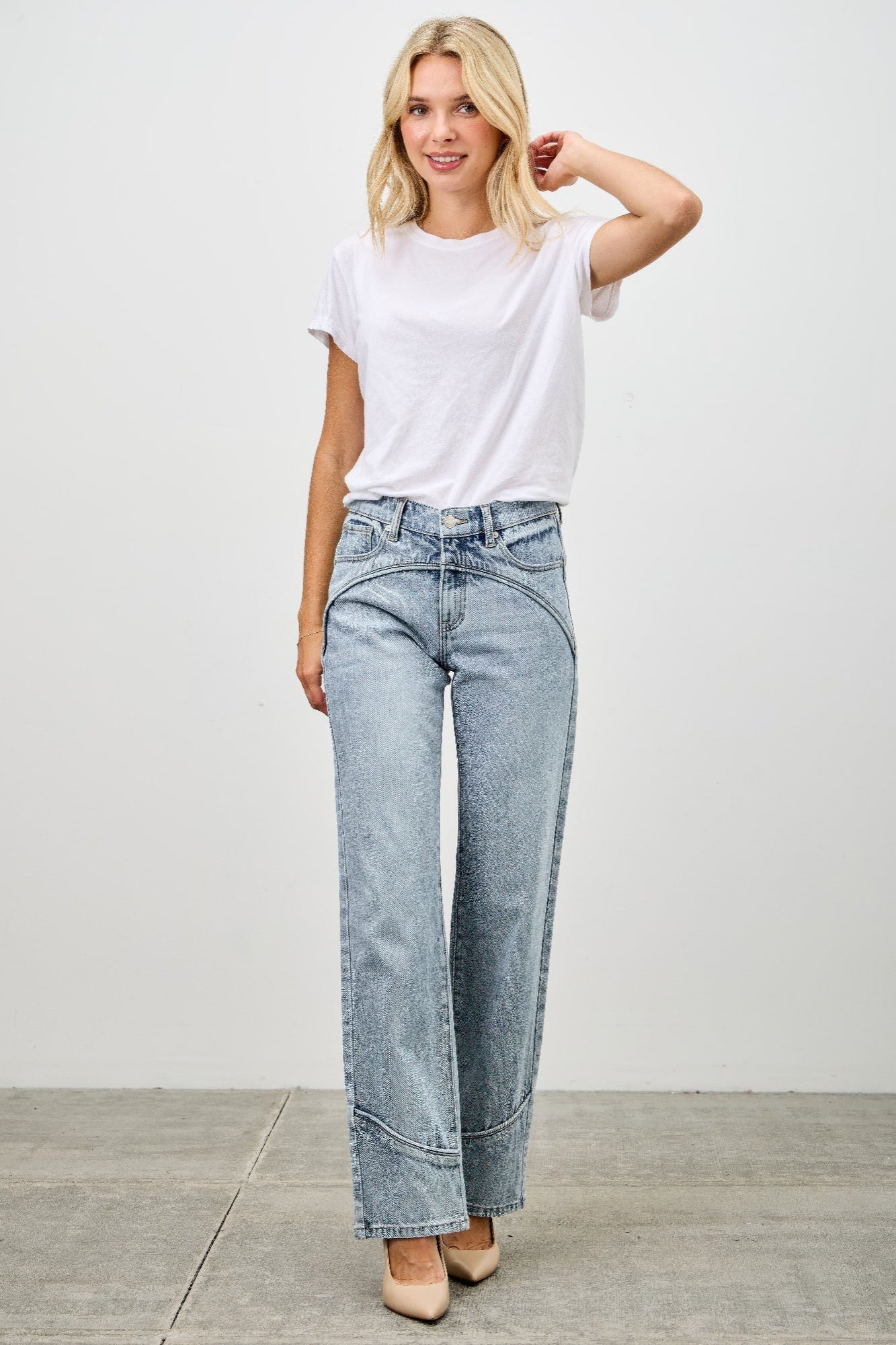 Mid-Rise Piped Straight-Leg Jeans – Jeans, minimalist style, quiet luxury aesthetic, modern essential – The Simple Co.