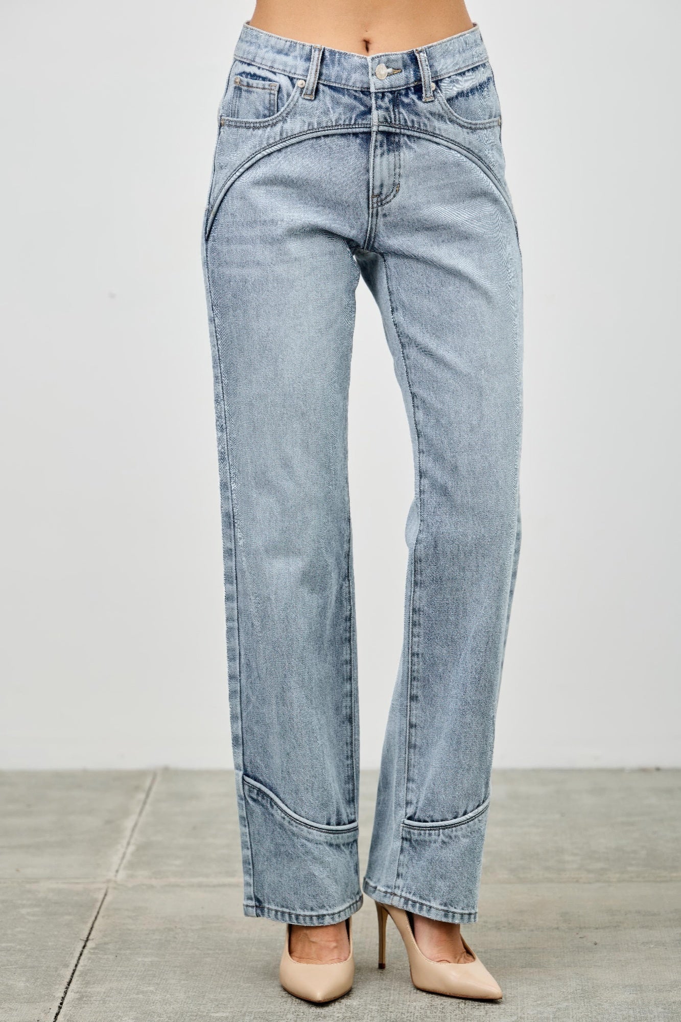Mid-Rise Piped Straight-Leg Jeans – Jeans, minimalist style, quiet luxury aesthetic, modern essential – The Simple Co.