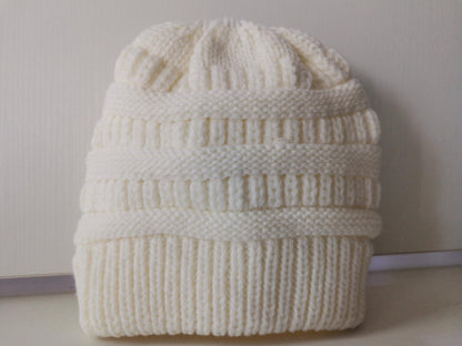 Minimal Ponytail Beanie – Minimal Elegance | The Simple Co – Practical cottage, minimalist style, quiet luxury aesthetic, modern essential – The Simple Co.