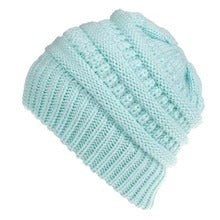 Minimal Ponytail Beanie – Minimal Elegance | The Simple Co – Practical cottage, minimalist style, quiet luxury aesthetic, modern essential – The Simple Co.