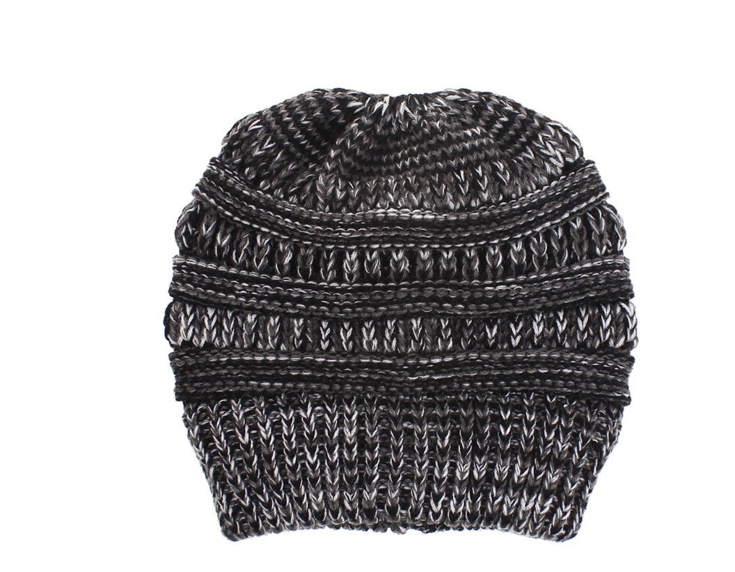 Minimal Ponytail Beanie – Minimal Elegance | The Simple Co – Practical cottage, minimalist style, quiet luxury aesthetic, modern essential – The Simple Co.