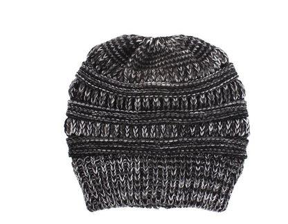 Minimal Ponytail Beanie – Minimal Elegance | The Simple Co – Practical cottage, minimalist style, quiet luxury aesthetic, modern essential – The Simple Co.