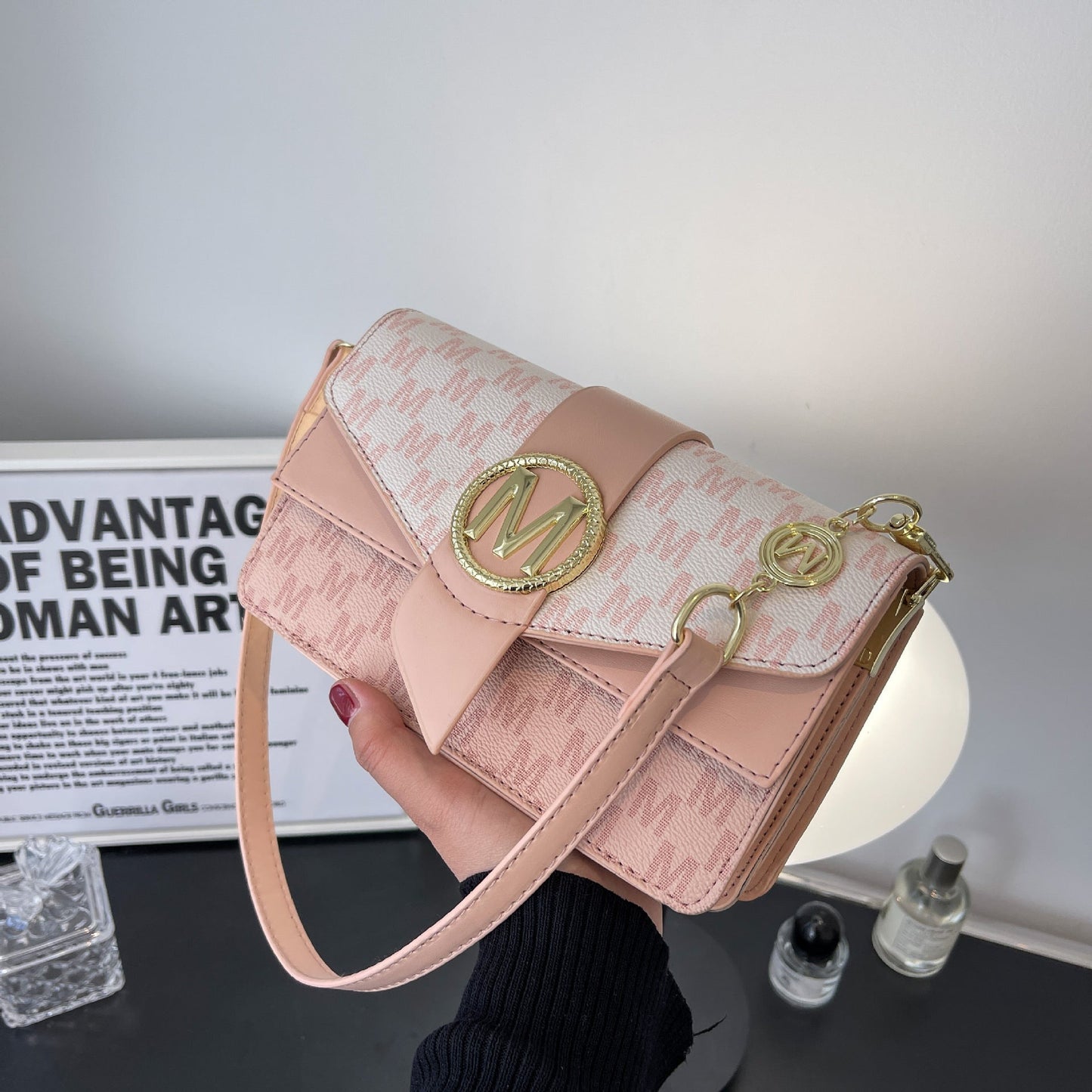 Niche Personality Printed Letter Shoulder Messenger – Minimal Elegance | The Simple Co – Practical cottage, minimalist style, quiet luxury aesthetic, modern essential – The Simple Co.