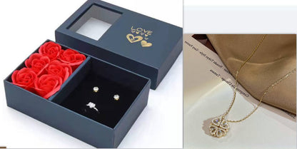 Retro Magnetic Folding Heart Shaped Four – Minimal Elegance | The Simple Co – 項鏈, minimalist style, quiet luxury aesthetic, modern essential – The Simple Co.