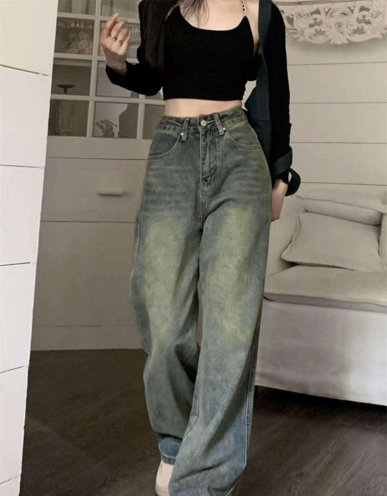 Retro Washed Jeans – Minimal Elegance | The Simple Co – Practical cottage, minimalist style, quiet luxury aesthetic, modern essential – The Simple Co.