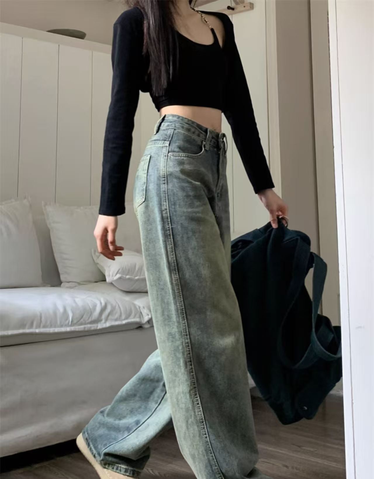 Retro Washed Jeans – Minimal Elegance | The Simple Co – Practical cottage, minimalist style, quiet luxury aesthetic, modern essential – The Simple Co.