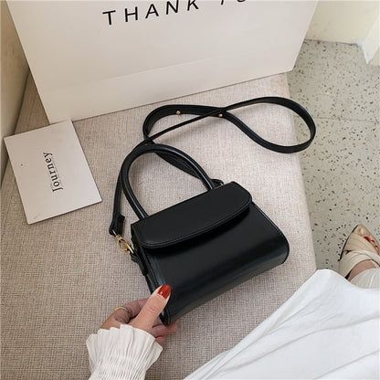 Simple and versatile small square bag – Minimal Elegance | The Simple Co – Practical cottage, minimalist style, quiet luxury aesthetic, modern essential – The Simple Co.