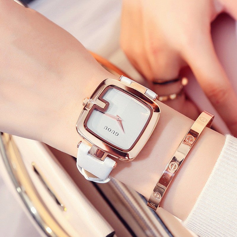 Square bracelet watch – Minimal Elegance | The Simple Co – Practical cottage, minimalist style, quiet luxury aesthetic, modern essential – The Simple Co.