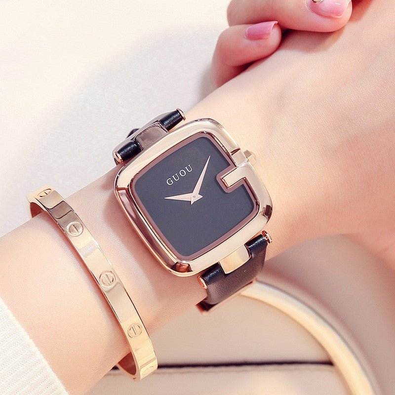 Square bracelet watch – Minimal Elegance | The Simple Co – Practical cottage, minimalist style, quiet luxury aesthetic, modern essential – The Simple Co.
