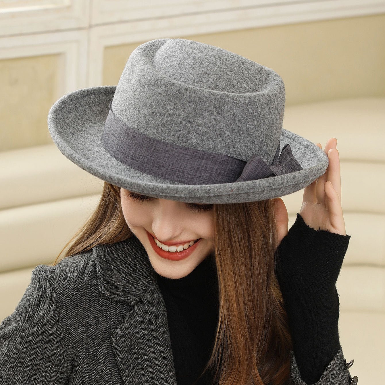 Vintage Bow British Wild Leisure Fashion – Minimal Elegance | The Simple Co – Practical cottage, minimalist style, quiet luxury aesthetic, modern essential – The Simple Co.