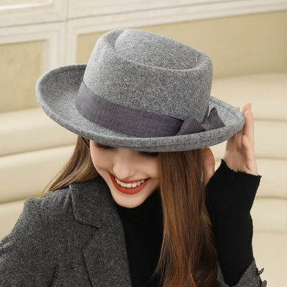 Vintage Bow British Wild Leisure Fashion – Minimal Elegance | The Simple Co – Practical cottage, minimalist style, quiet luxury aesthetic, modern essential – The Simple Co.