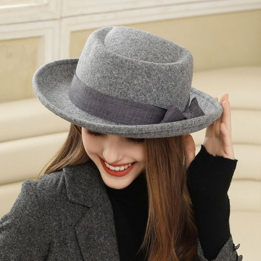 Vintage Bow British Wild Leisure Fashion – Minimal Elegance | The Simple Co – Practical cottage, minimalist style, quiet luxury aesthetic, modern essential – The Simple Co.