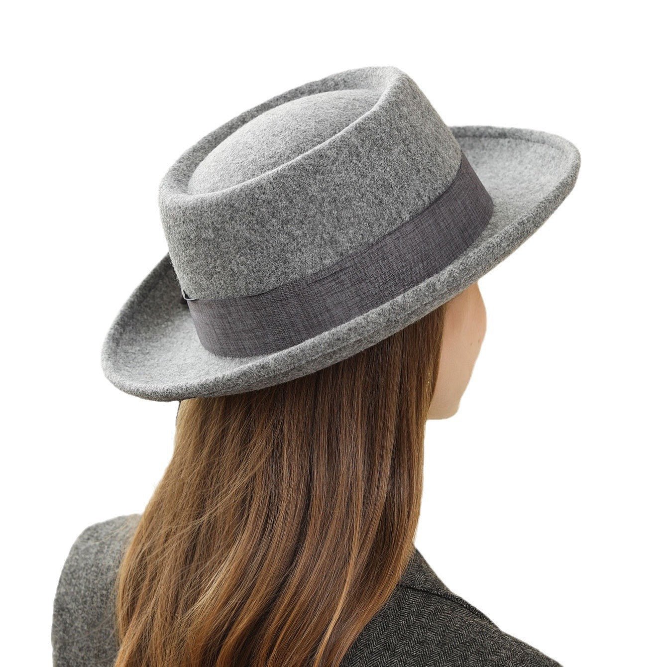 Vintage Bow British Wild Leisure Fashion – Minimal Elegance | The Simple Co – Practical cottage, minimalist style, quiet luxury aesthetic, modern essential – The Simple Co.